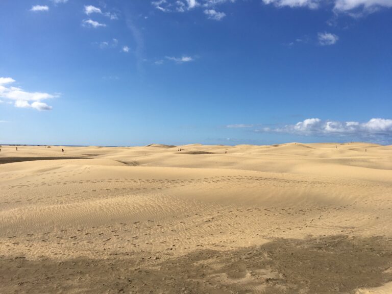 Espanja Kanariansaaret – Playa del Ingelsissä rentoutumassa